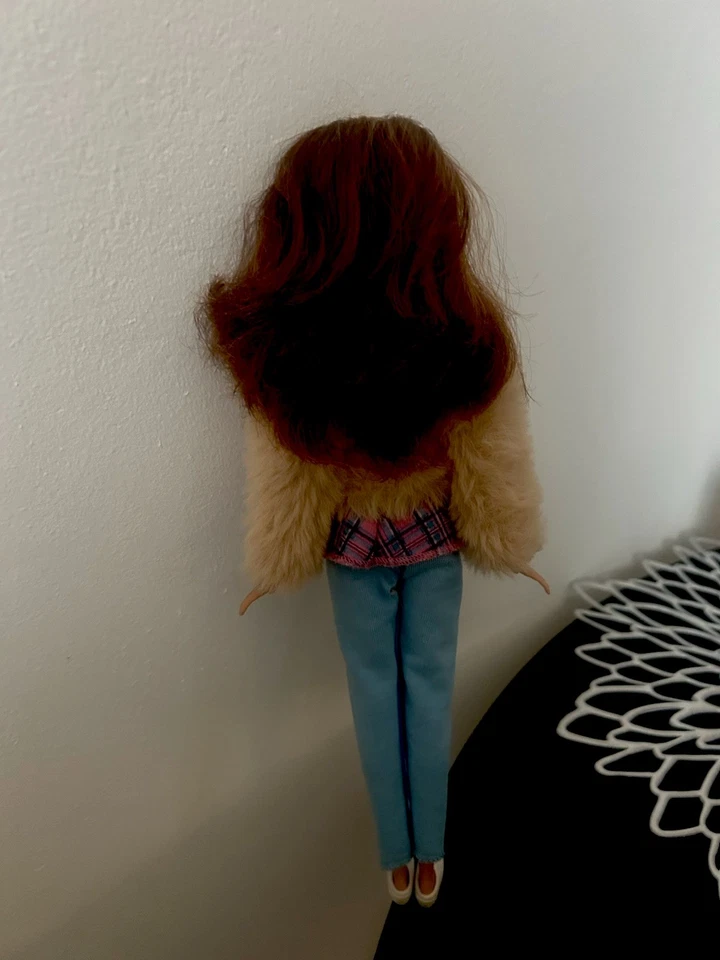 Barbie Mattel Fashion Fever Teresa Winter Outfit with Fur Jacket Jeans 2000s Excellent! - Image 4 of 4