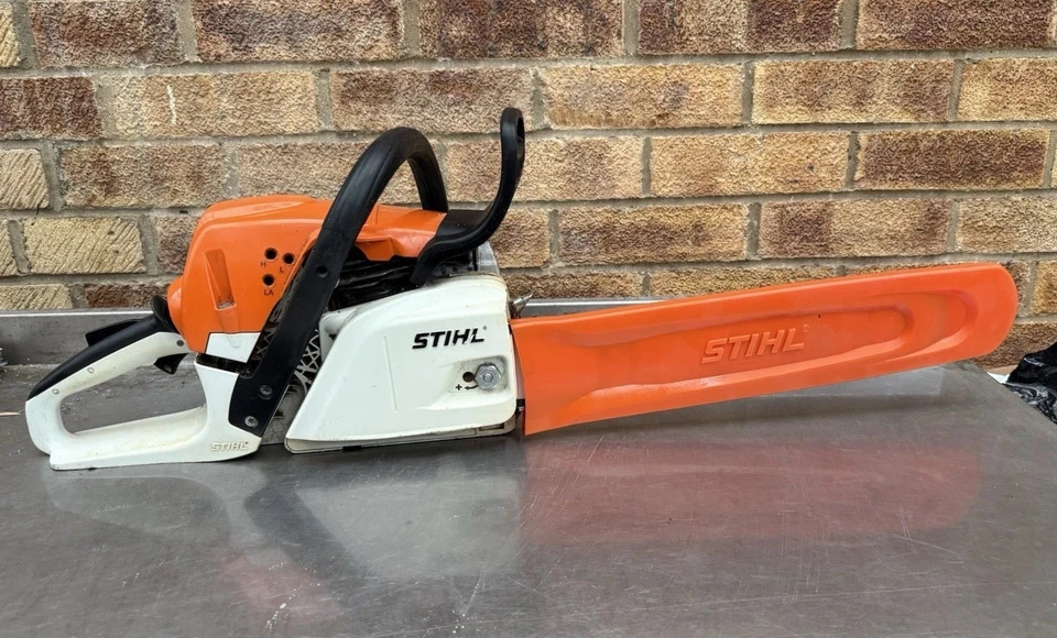 Stihl MS231 Petrol Chainsaw - MS 231 Chainsaw - Image 4 of 4