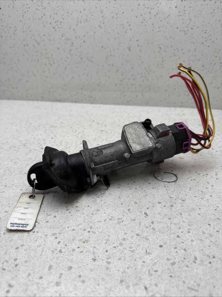 1999-2005 Volkswagen Passat Ignition Switch Lock Cylinder & Key OEM - Image 2 of 4