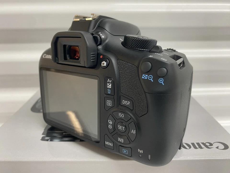 Canon EOS Rebel T6 DSLR Camera, 18-55mm Lens SD Card + Battery + 3 Lense Caps - Image 4 of 4