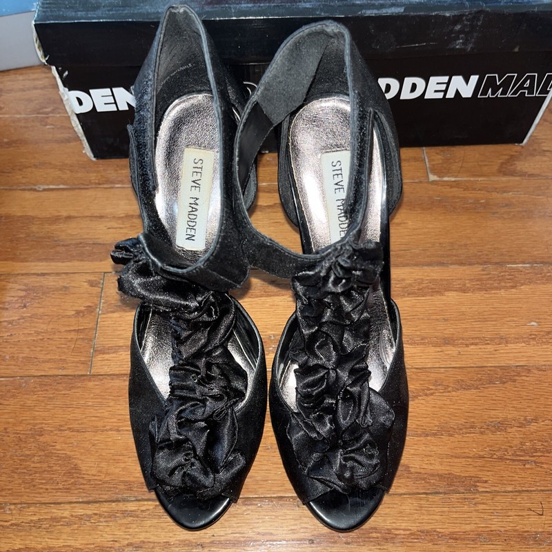 Steve Madden 5” Heel Size 6.5-7.0 Black Sateen Leather Platform Peep Pump