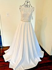 Dress for wedding size 0, brand new with tag.
