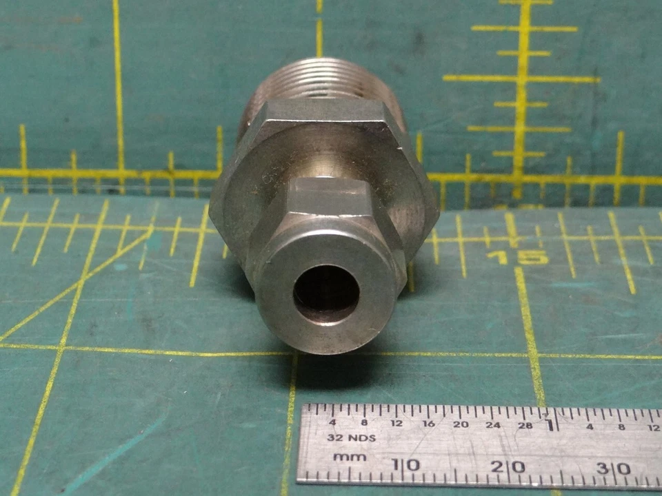 Stainless Steel Swagelok Fitting Male Connector 1/2" NPT x 1/4" Compression Tube - Image 4 of 4