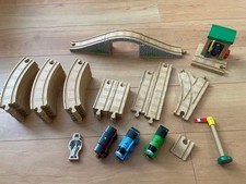 Thomas Wooden Railway Track Set Vehicles Figures Included