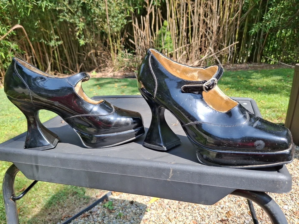 Plataforma subterránea John Fluevog MEGA MUNSTER negro pat. Cuero Reino Unido 8/10 EE. UU.  - Imagen 3 de 4