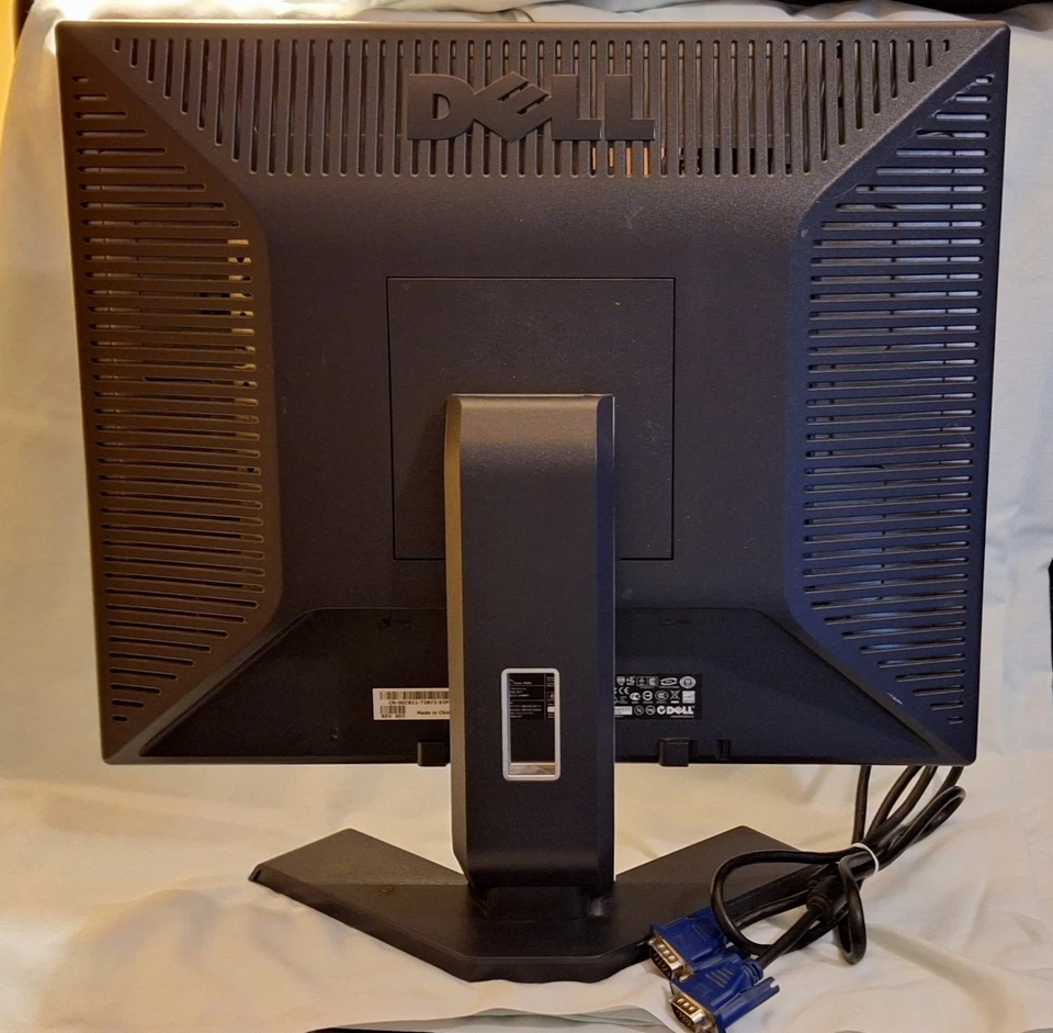 Dell 17-inch 5:4 1280x1024 Flat Panel LCD Monitor **Original Owner ** - Image 2 of 4