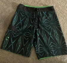 MOSSIMO SUPPLY CO. BLACK GEO DESIGN MENS/ BOARD/ TRUNK / SWIM SHORTS SIZE 34
