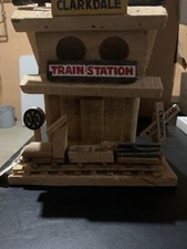 ClarkDale Bahnhof Vogelhaus 10" Neuheit, detailliert und handgefertigt
