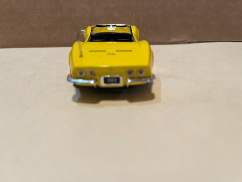 1/43 MATCHBOX 1969 CHEVROLET CORVETTE CONVERTIBLE YELLOW WITH BOX & CERT. - Picture 5 of 7