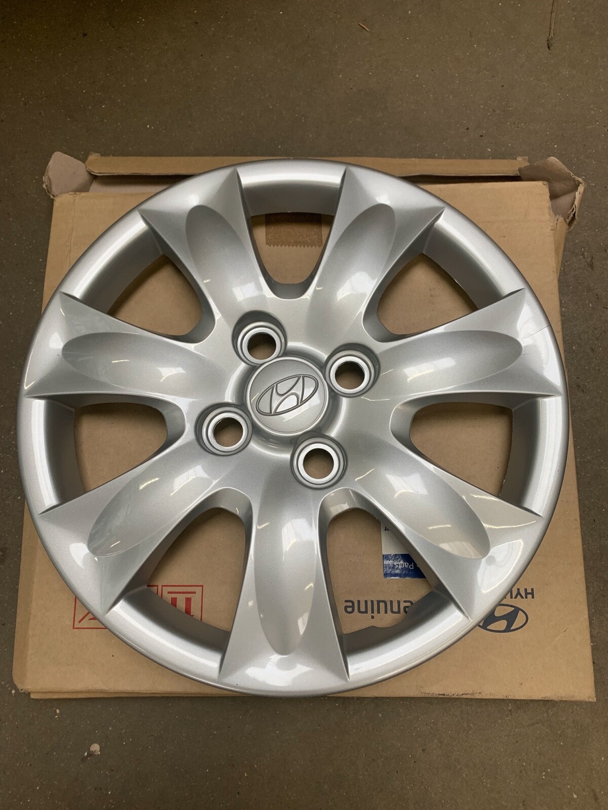 Hyundai Getz 14" Wheel Trim X 1 Hub Cap Genuine 529601C460 VGC for sale