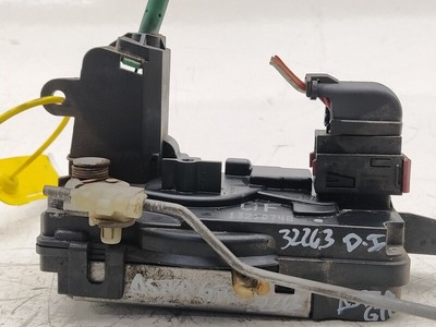 13210748 door lock from left For Opel Astra H GTC Z17DTR 2008 2402777
