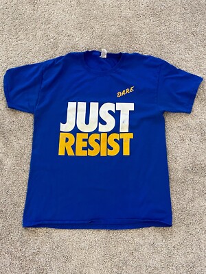 Vintage D.A.R.E . Just Resist T-Shirt Men's Size Large Short Sleeve Blue