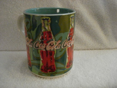 Coca Cola's 1998 Gibson Vintage Collectible Classic Coffee Cup/Mug Green & Red - Picture 2 of 4