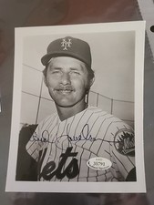 Bud Harrelson Black and white photo signed New York Mets