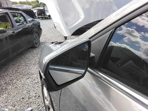 Used Left Door Mirror fits: 2019 Chevrolet Equinox w/blind spot alert opt DWK pa