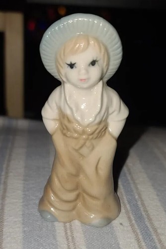 VINTAGE PORCELAIN FIGURINE BOY or GIRL CHILD BROWN PANTS blue HAT FARM POTTERY - Picture 2 of 4