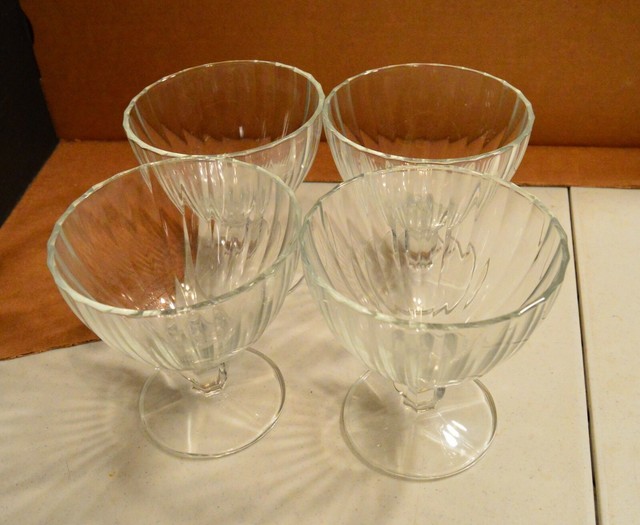 Set of FOUR Vintage Glass Footed Pedestal SHERBET DESSERT DISHES Made