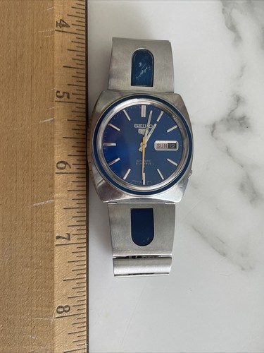Vintage Seiko 5 automatic day date 6119 8490 Japan Blue w Original Enamel Band - Picture 9 of 9