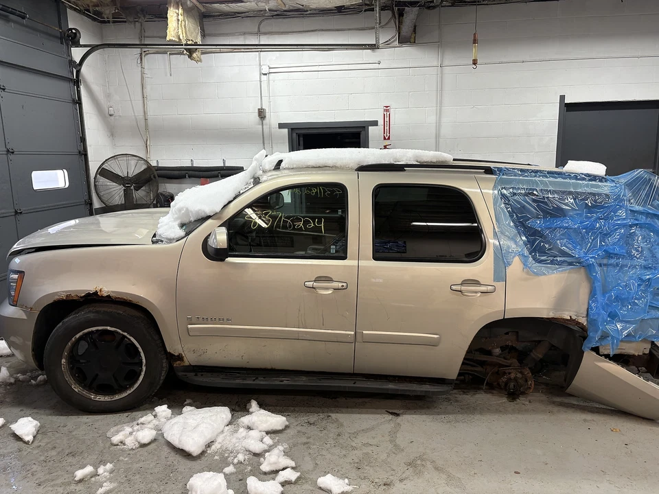 Used Rear Left Exterior Door Handle fits: 2007 Chevrolet Tahoe door Rear Crew Ca Foto 3 de 4
