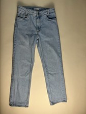Sandro women  s Light Denim Straight Jeans It has a small detail Size 34
