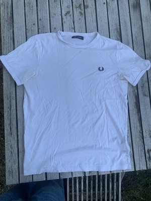 Fred Perry T Shirt In Weiß, Größe M
