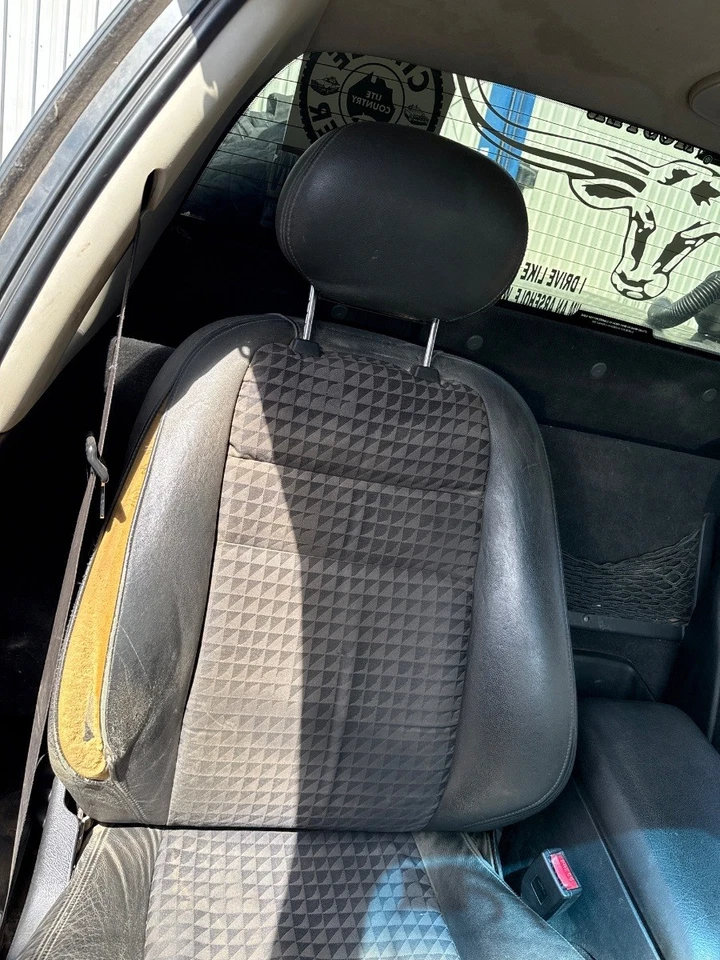 Holden Commodore 2003 VY VU Ute Front Seats Pair Leather Cloth - image 2 of 4