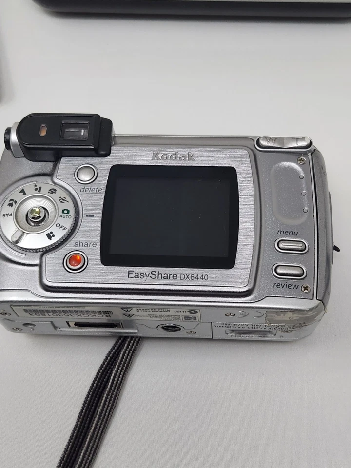 Kodak EasyShare / dock DX6440 4.0 MP Point & Shoot Digital Camera Silver Tested - Image 4 of 4