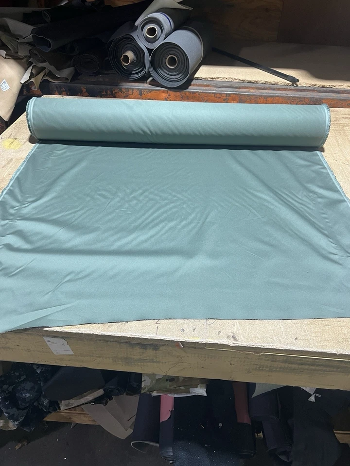 "Tela militar de sarga verde follaje 48"" de ancho" Foto 2 de 4
