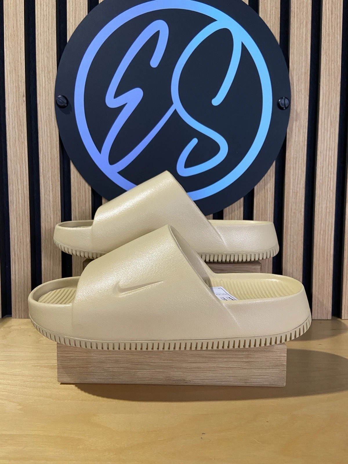 Nike Calm Slides 'Sesame' Crema Sliders Scarpe da Ginnastica Donna UK 4 5