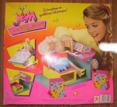 jen lewaterbed puppe ein echtes bett, das sich in einen synthetisierer verwandelt