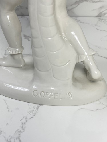 Harlequin with Accordion G.Oppel Porcelain Figures by Schwarzburger Werkstatten - Picture 5 of 9