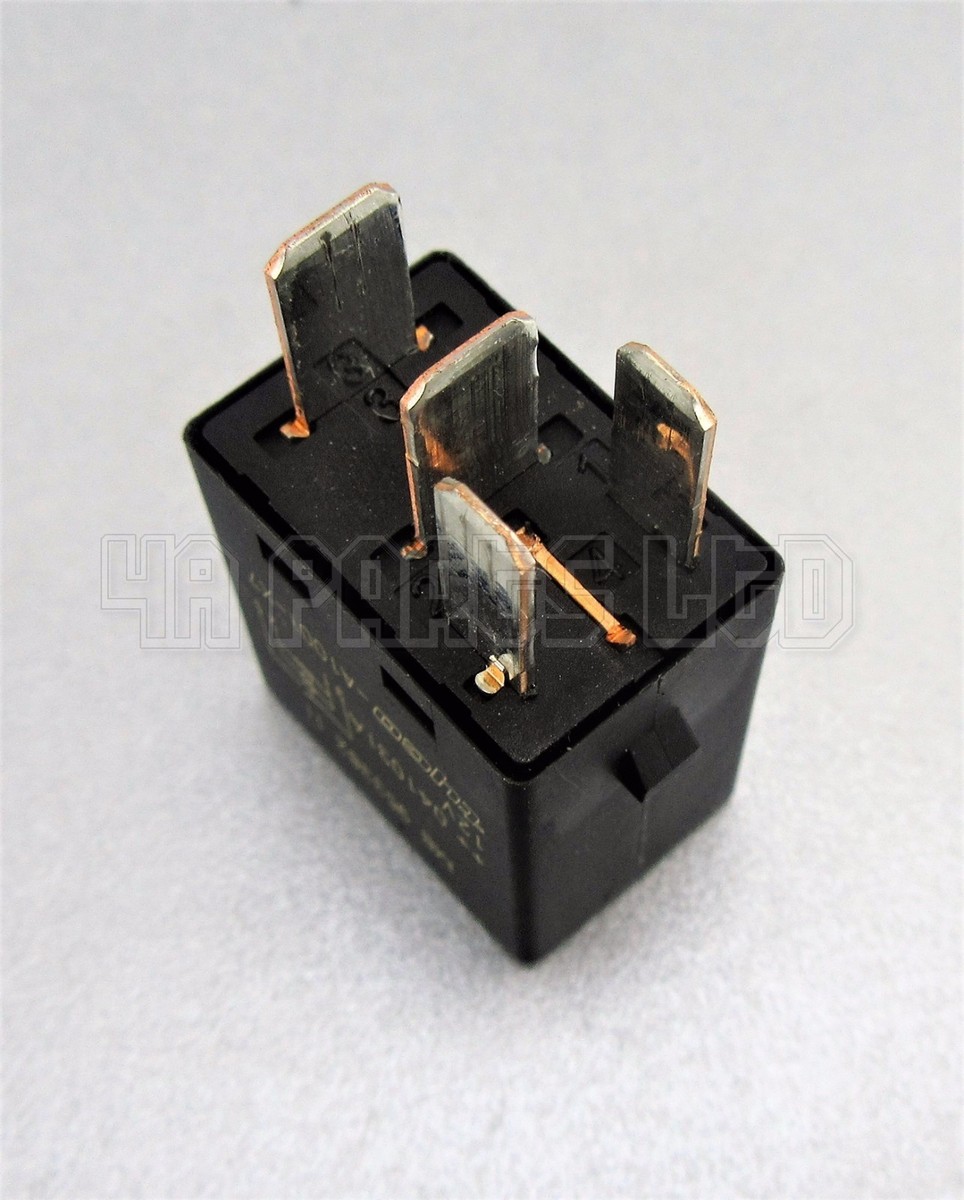 Volvo S80 S60 V70 S40 V40 850 Black Relay MB 95338211 Siemens 