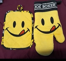 Joe Boxer Pot Holder Set