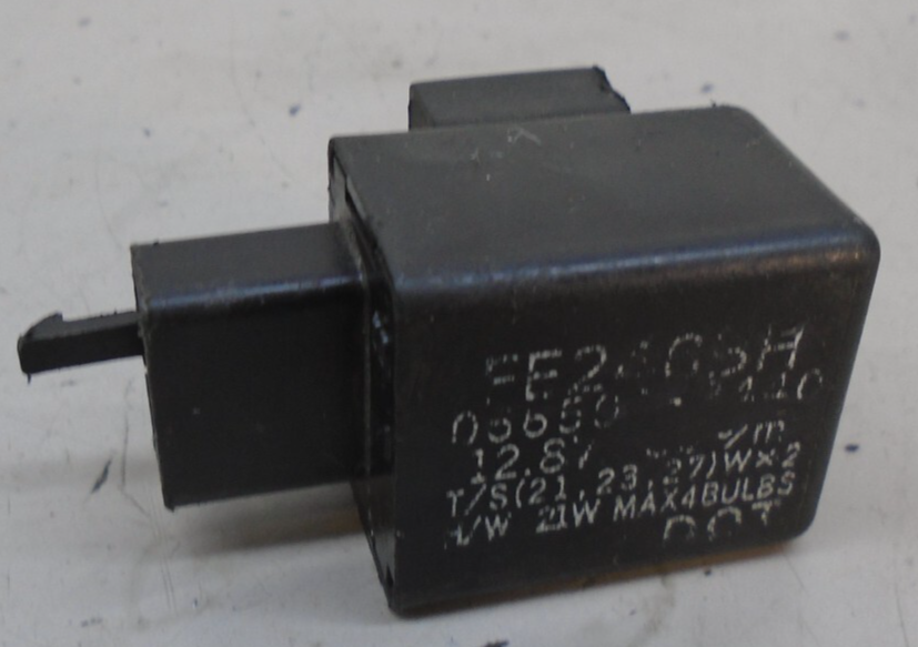 Turn Signal Flasher Relay FE246BH for Kawasaki Ninja ZX7R 1996 to