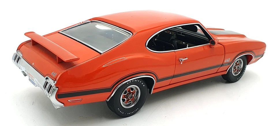 Exact Detail 1/18 Scale WCC306B - 1970 Oldsmobile 4-4-2 W-30 - Rallye Red - Image 2 of 4