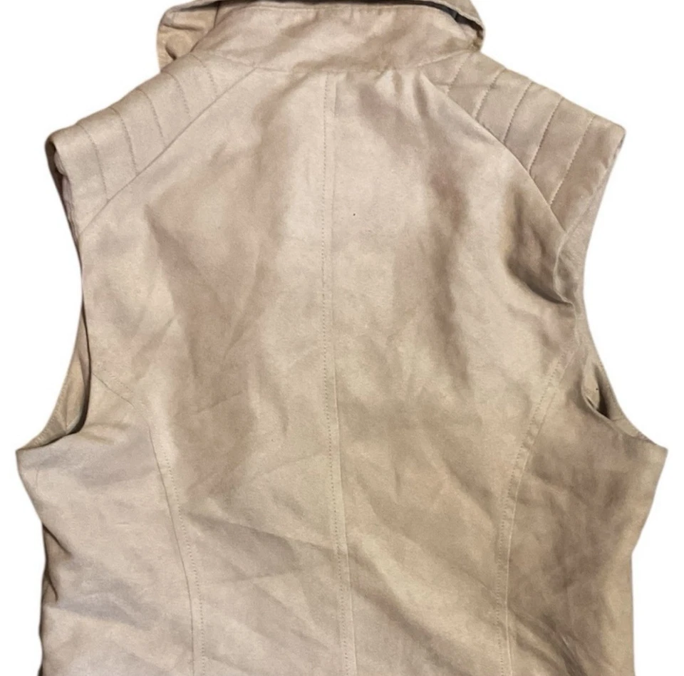 Chaleco Vince Camuto Imitación Gamuza Rosa Pequeño Usado en Excelente Condición Foto 4 de 4