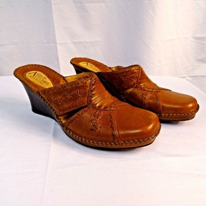 clarks artisan wedge shoes