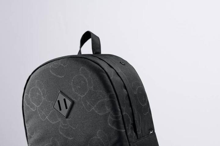 HERSCHEL SUPPLY x Kaws バックパック 総柄カウズ