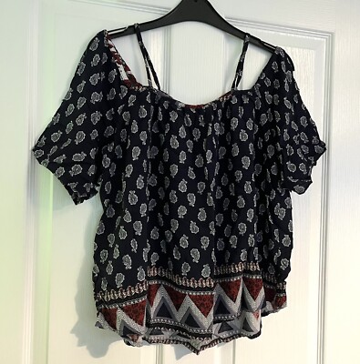 Ganji schulterfreies Paisley-Top Größe S 10/12 geteilte Ärmel Oversize-Passform sehr guter Zustand!