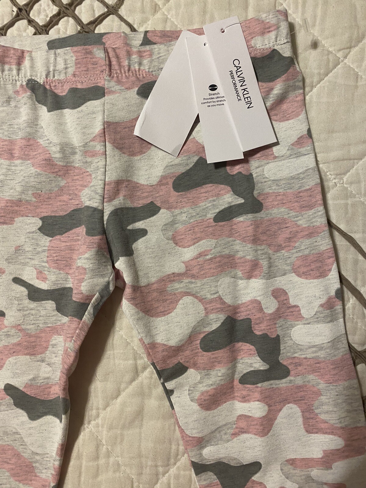 Descubrir 46+ imagen calvin klein camo pants Thptnganamst.edu.vn