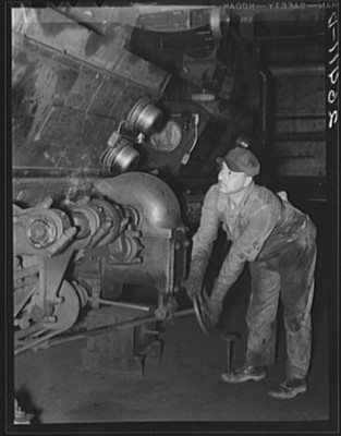 Photo:Decatur Homesteads Indiana Walter Bollinger Light Plant 1938 Worker
