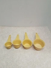 Foley Vintage Retro Gold / Yellow Plastic Dry Measuring Cups Made In USA 4 PCS