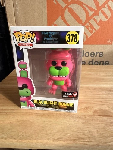 Funko Pop! Vinyl: Five Nights at Freddy's - Bonnie-(Black Light)(Exclusive) #378
