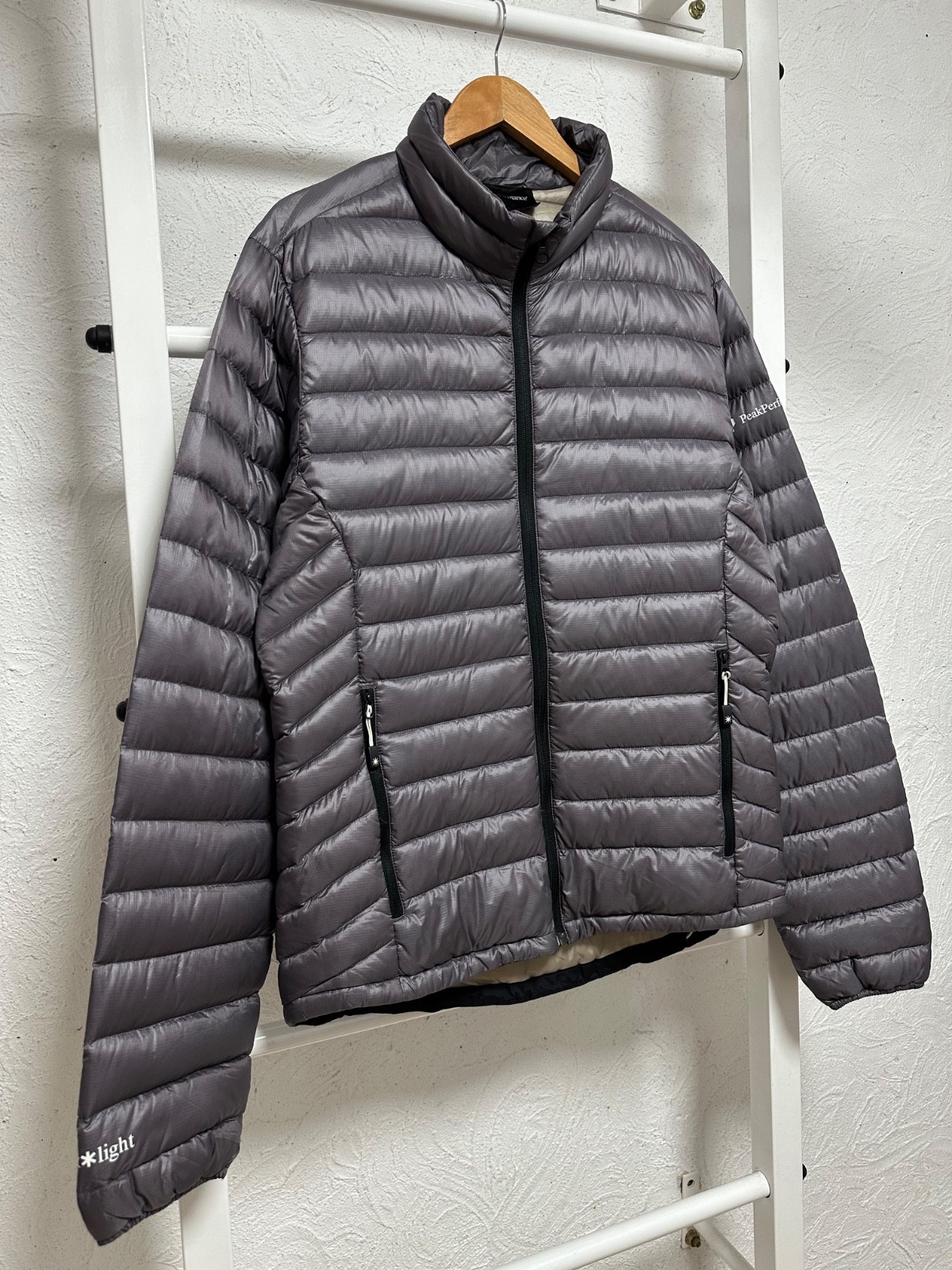 Peak Performance Men’s Down Puffer Jacket Size M - image 3