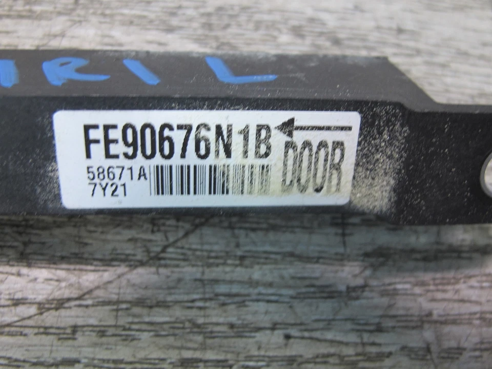 04-11 ANTENA SIN LLAVE PUERTA DELANTERA DERECHA O IZQUIERDA MAZDA RX8 FE90676N1B OEM Foto 2 de 4