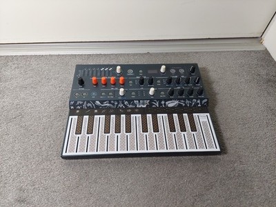 Arturia MicroFreak Hybrid Synthesizer - aktuellstes OS eingespielt