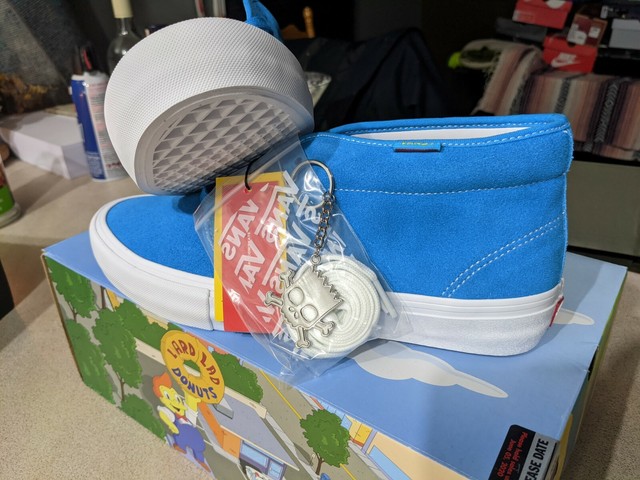 kaws simpsons vans