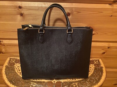 Schwarze Handtasche aus Saffiano Leder von Winter&Co