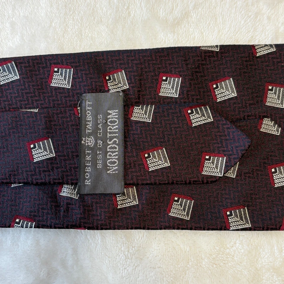 Corbata geométrica Robert Talbott Best Of Class 57" 100 % seda roja y plateada Foto 3 de 4
