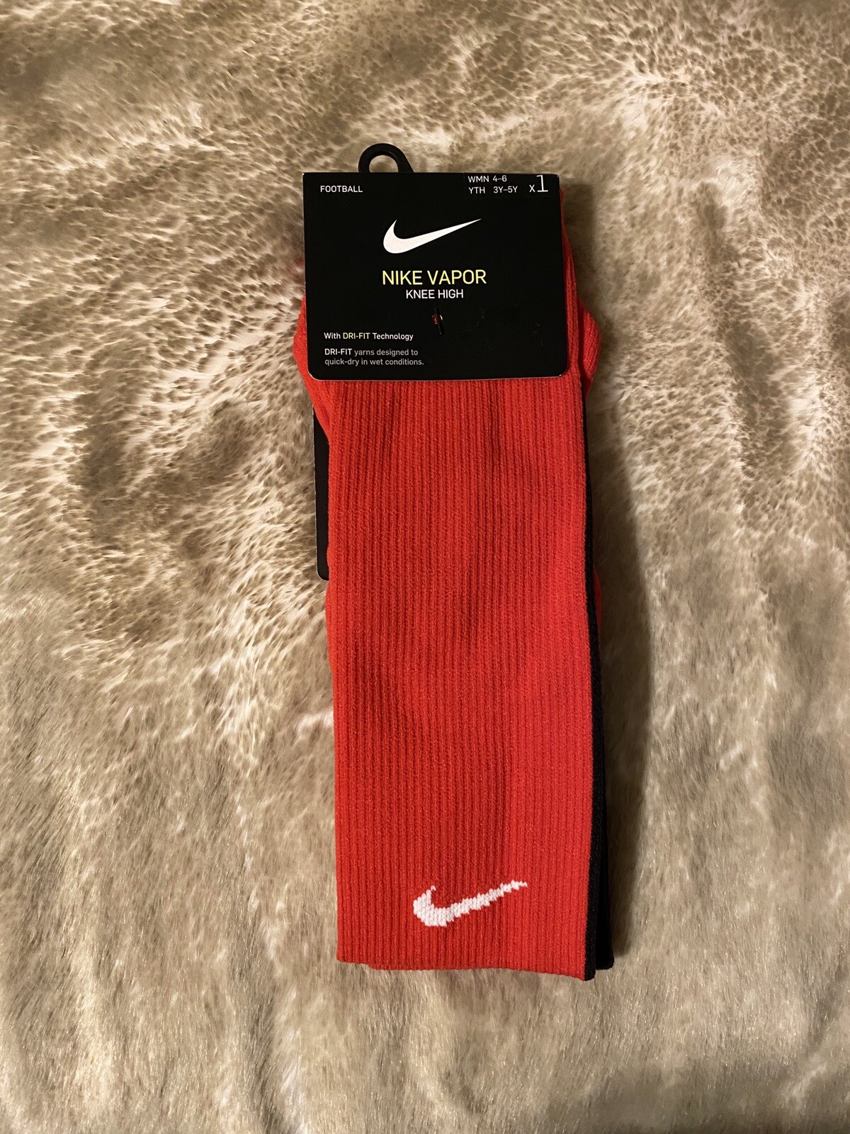 Nike Socks Knee High In Red. WNS 4-6 YTH 3Y-5Y